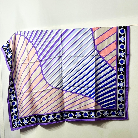 Emilio Pucci women silk scarf - Picture 5 of 5